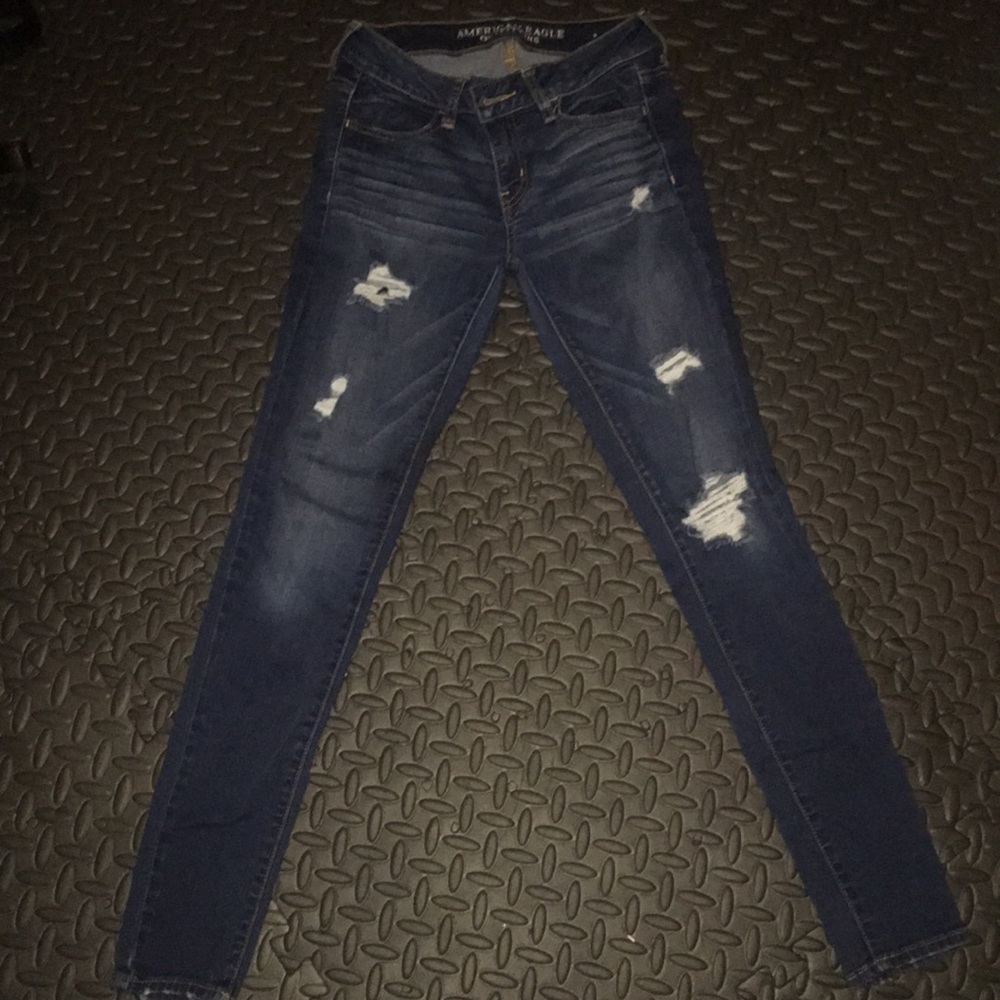 American Eagle distressed jegging